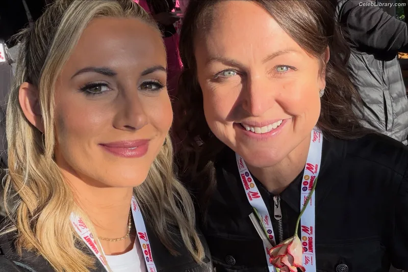 Laura Rutledge photo 2 of 407