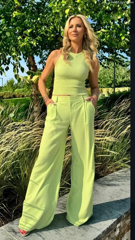 Laura Rutledge photo 4 of 407