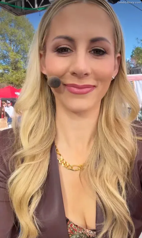 Laura Rutledge photo 7 of 407