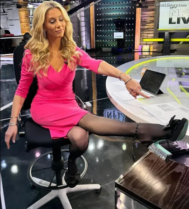 Laura Rutledge photo 1 of 407