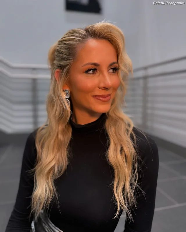 Laura Rutledge photo 3 of 407