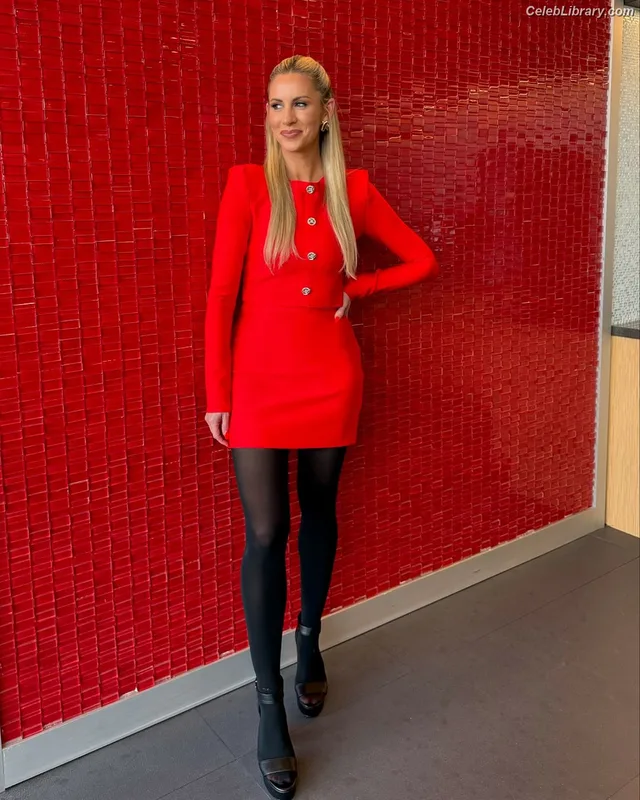 Laura Rutledge photo 4 of 407