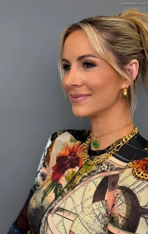Laura Rutledge photo 10 of 407