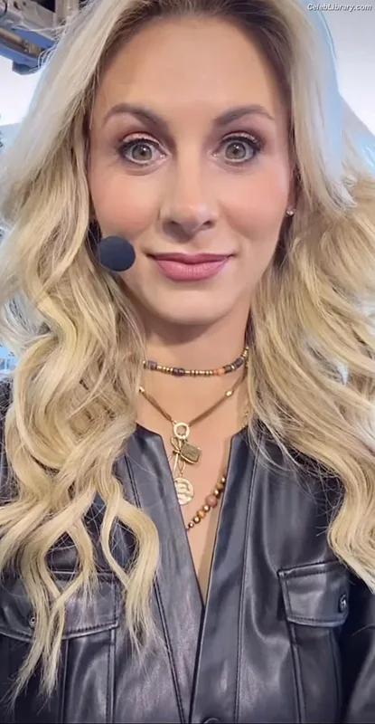 Laura Rutledge photo 4 of 407