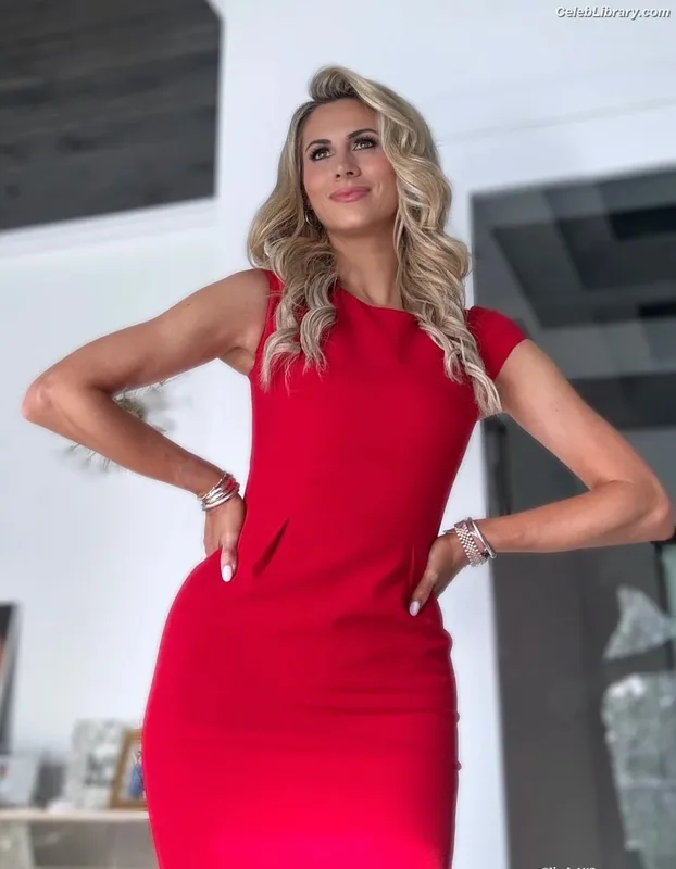 Laura Rutledge photo 17 of 407