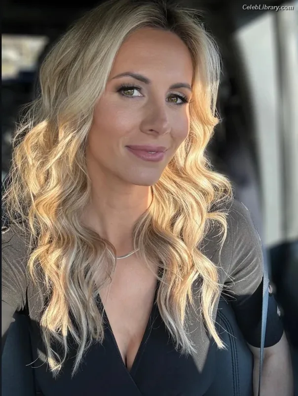 Laura Rutledge photo 10 of 407