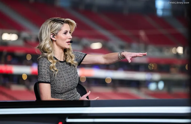 Laura Rutledge photo 4 of 407