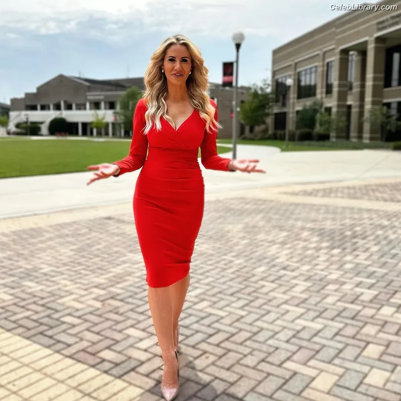 Laura Rutledge photo 10 of 407