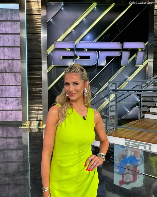 Laura Rutledge photo 16 of 407