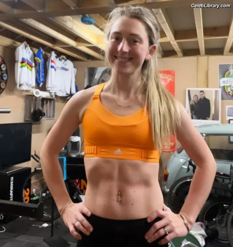 Laura Trott photo 13 of 17
