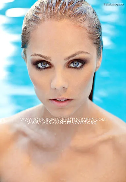 Laura vandervoort photo 6 of 128