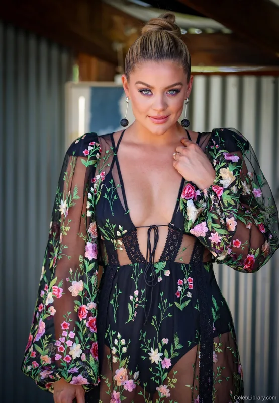 Lauren Alaina photo 18 of 28