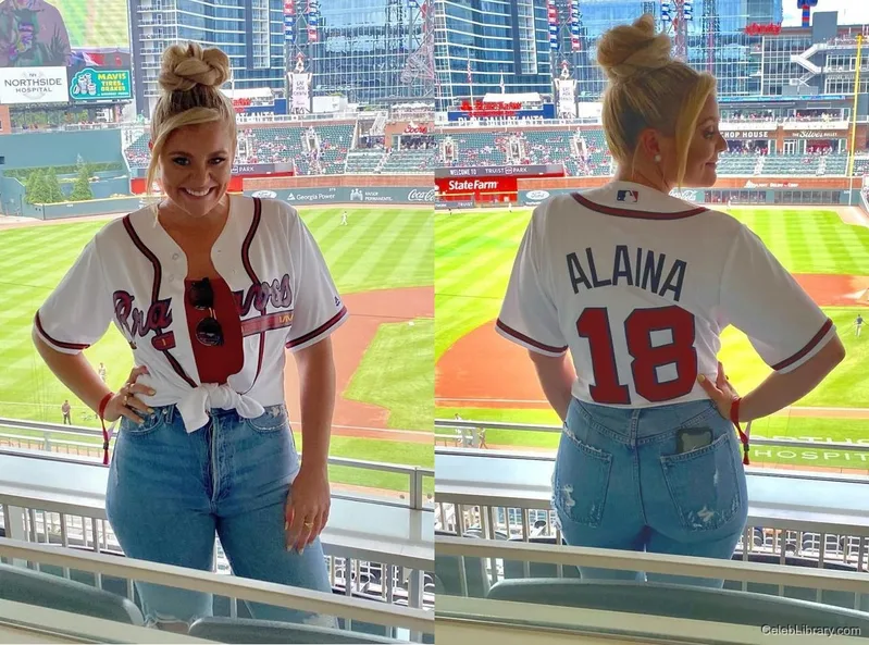 Lauren Alaina photo 2 of 28