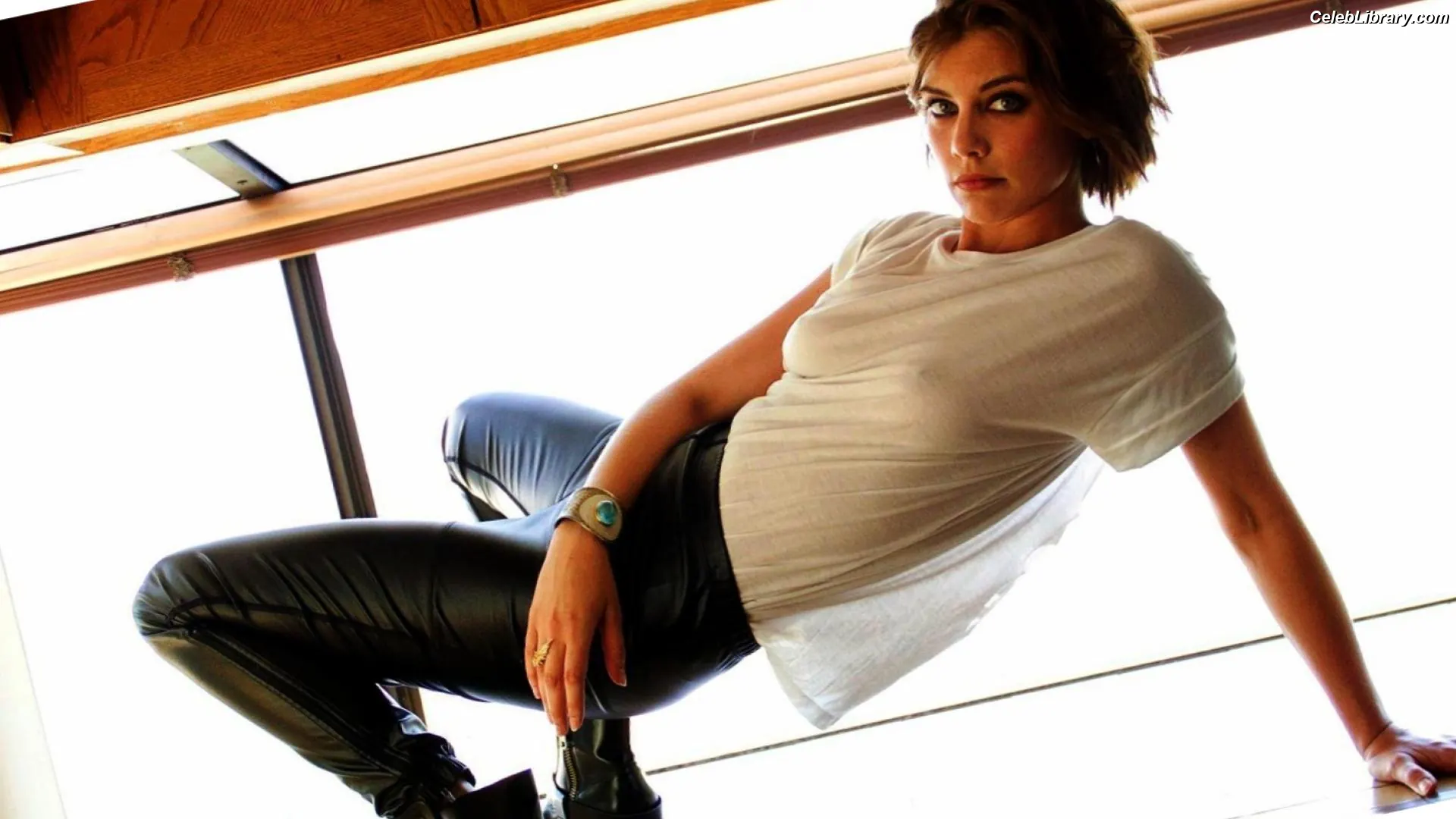 Lauren Cohan photo 7 of 433