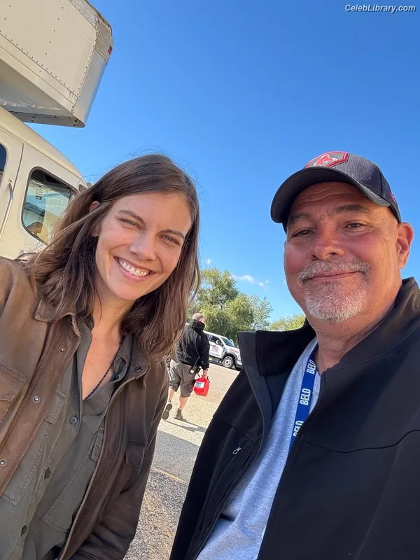 Lauren Cohan photo 12 of 433