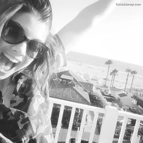 Lauren Cohan photo 22 of 433
