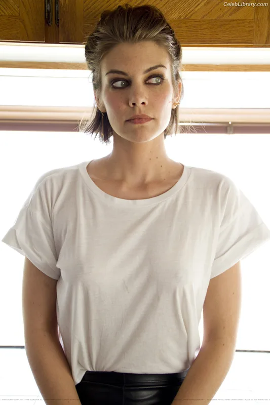 Lauren Cohan photo 4 of 433