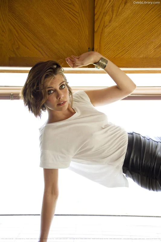 Lauren Cohan photo 5 of 433