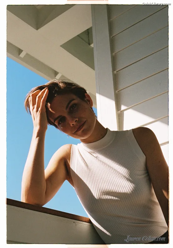Lauren Cohan photo 22 of 433