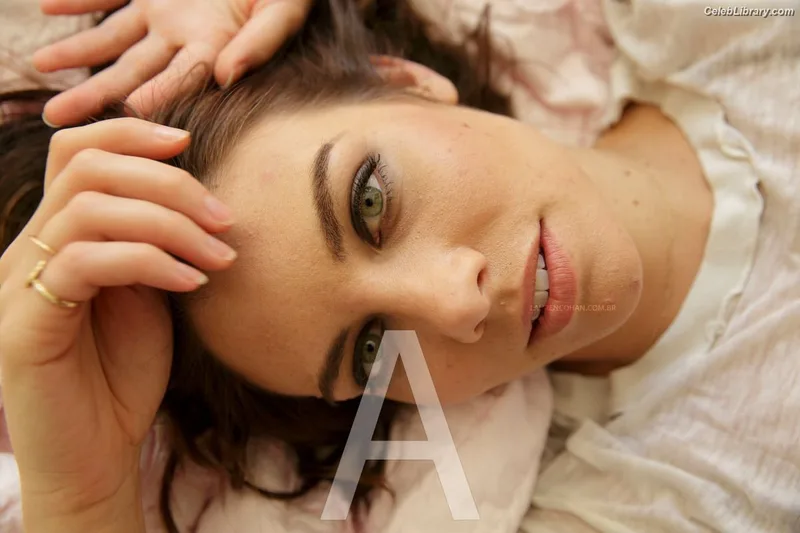 Lauren Cohan photo 5 of 433