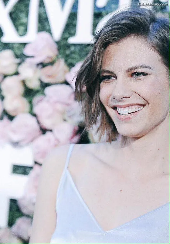Lauren Cohan photo 16 of 433