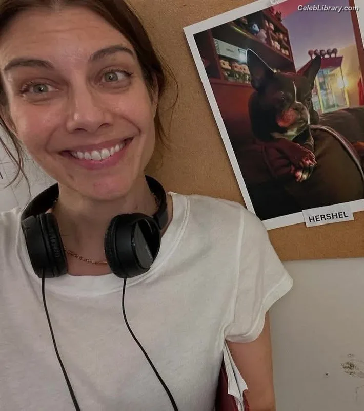 Lauren Cohan photo 18 of 433