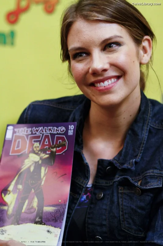 Lauren Cohan photo 11 of 433