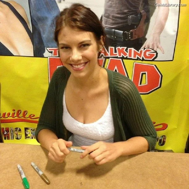 Lauren Cohan photo 16 of 433