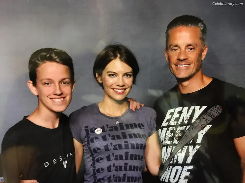 Lauren Cohan photo 22 of 433