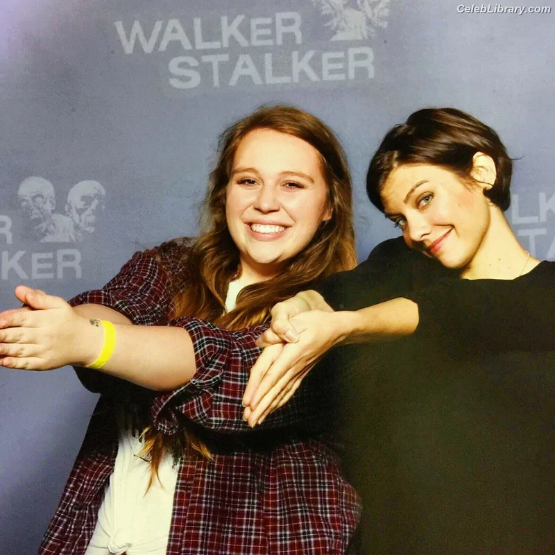 Lauren Cohan photo 10 of 433