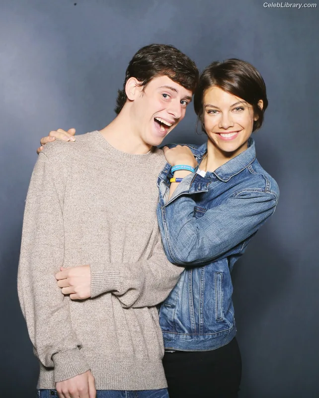 Lauren Cohan photo 3 of 433