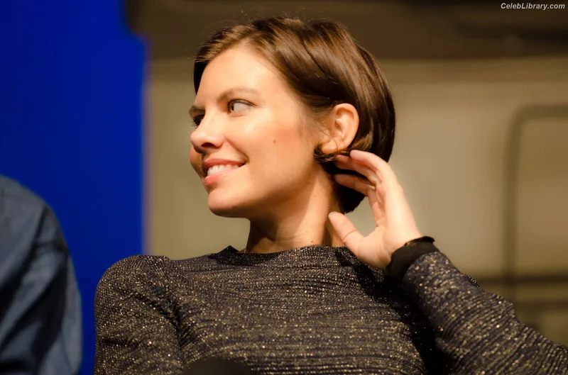 Lauren Cohan photo 5 of 433