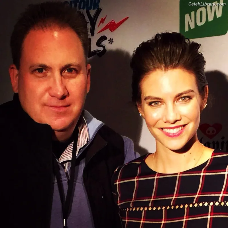 Lauren Cohan photo 15 of 433