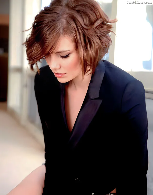 Lauren Cohan photo 22 of 433