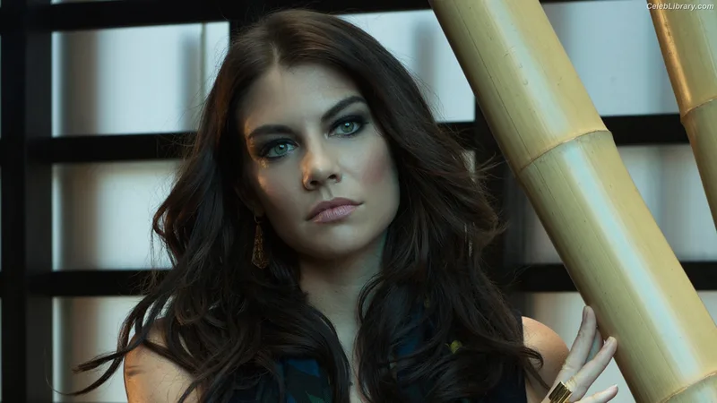 Lauren Cohan photo 2 of 433