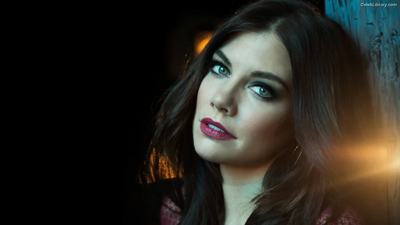 Lauren Cohan photo 16 of 433