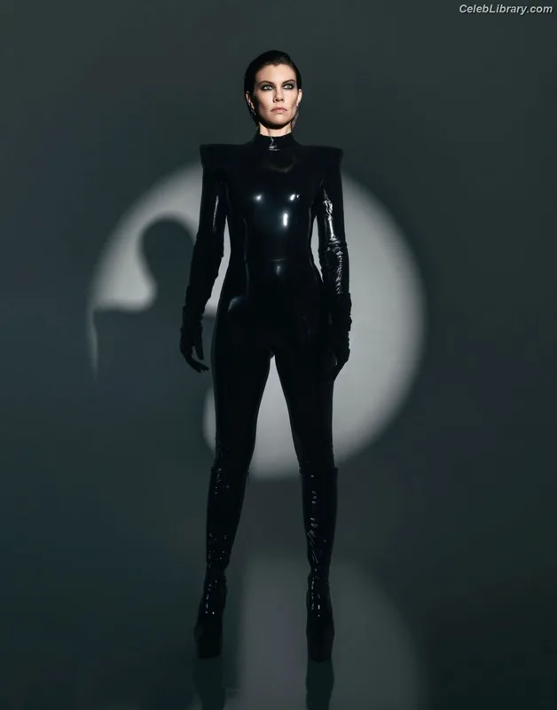 Lauren Cohan photo 17 of 433