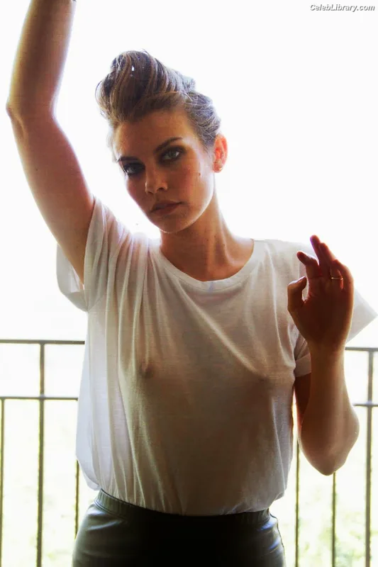 Lauren Cohan photo 4 of 433