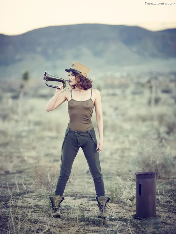 Lauren Cohan photo 5 of 433