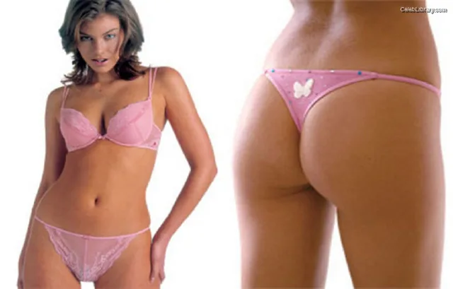 Lauren Cohan photo 13 of 433