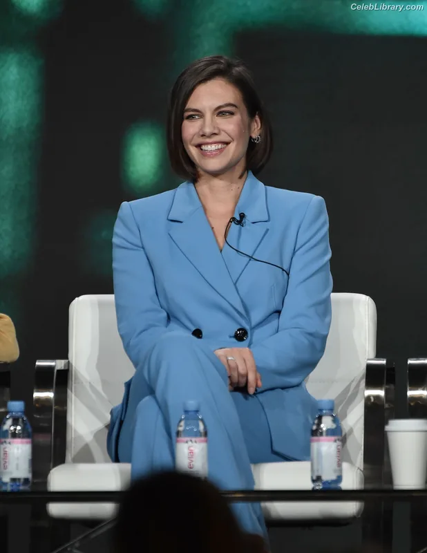 Lauren Cohan photo 2 of 433