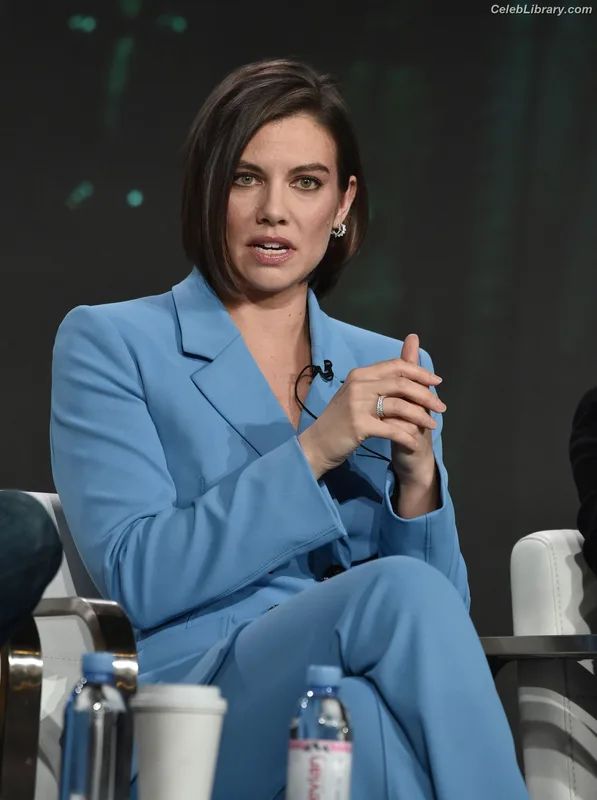 Lauren Cohan photo 4 of 433