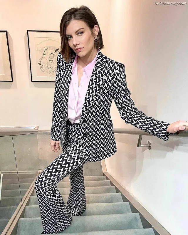 Lauren Cohan photo 6 of 433