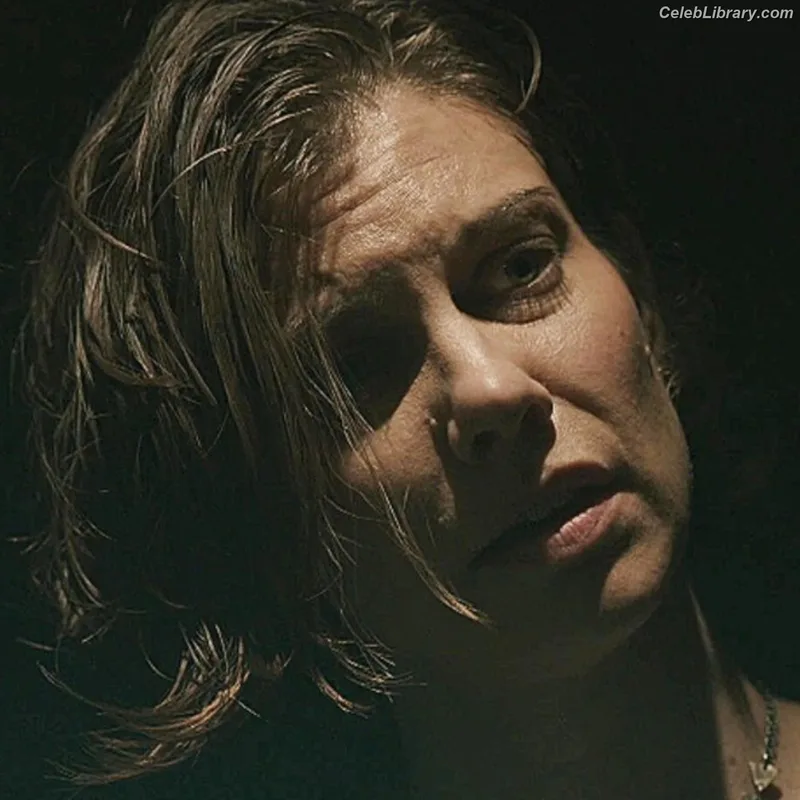 Lauren Cohan photo 6 of 433