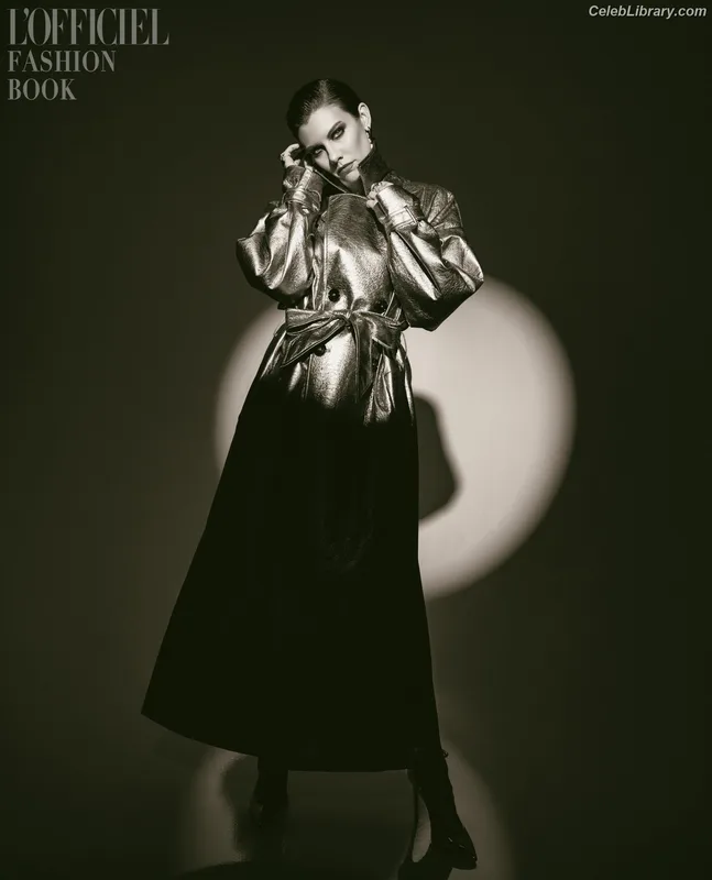 Lauren Cohan photo 23 of 433