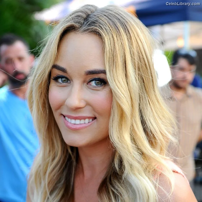 Lauren Conrad photo 9 of 26