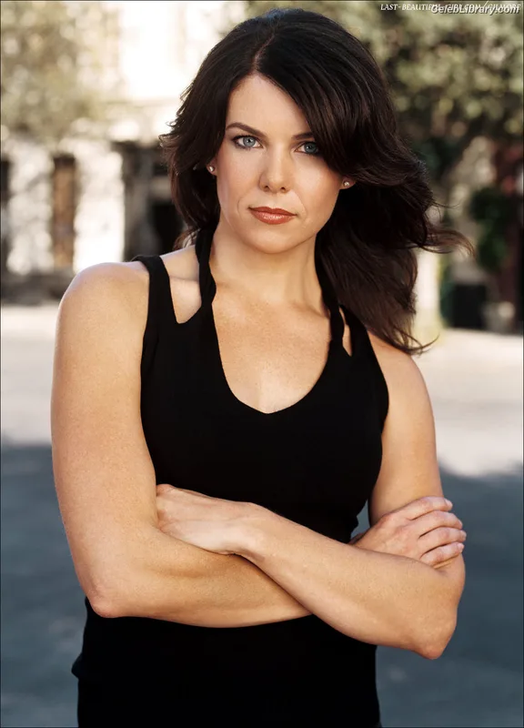 Lauren Graham photo 1 of 22