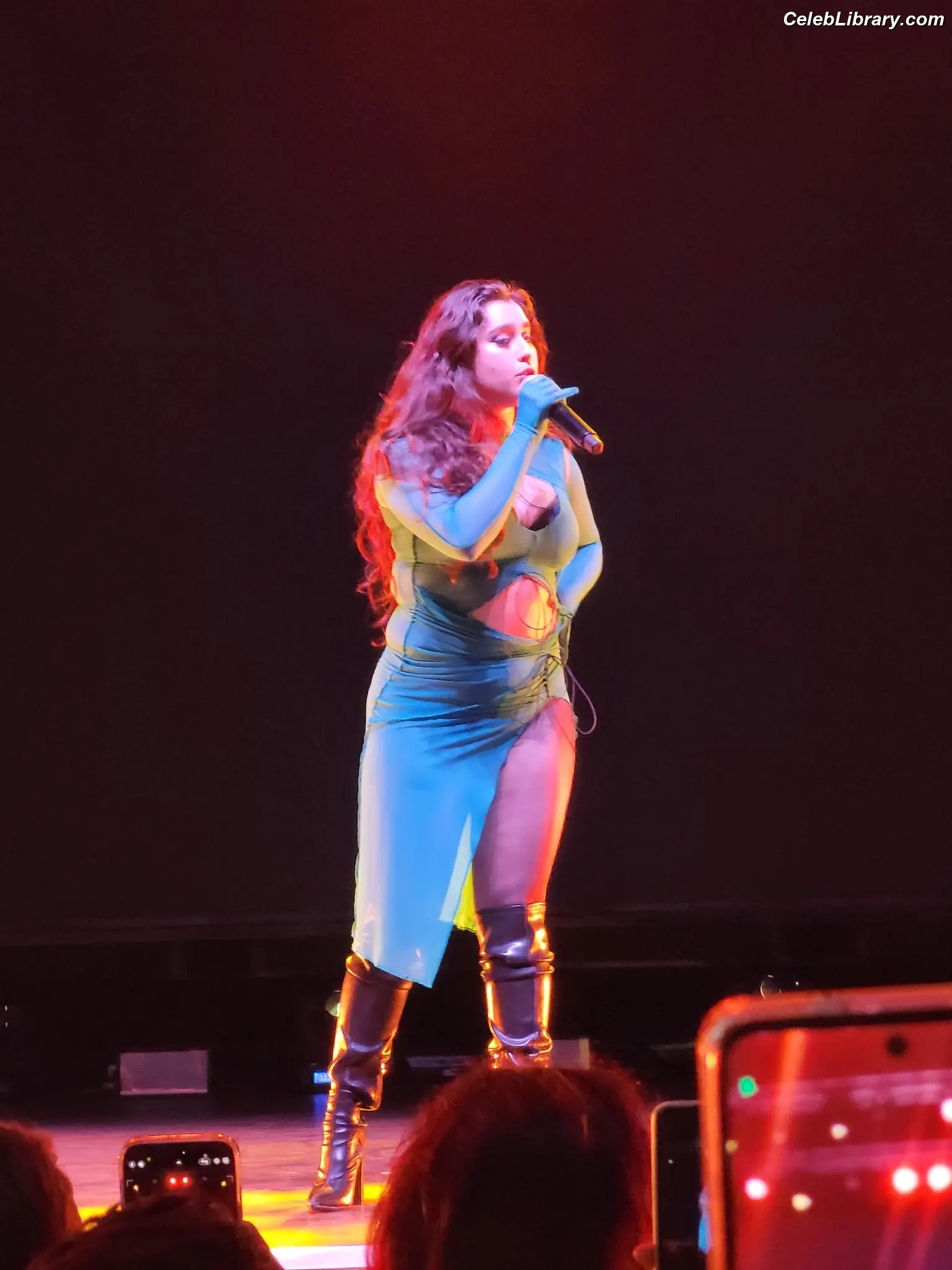 Lauren Jauregui photo 20 of 680
