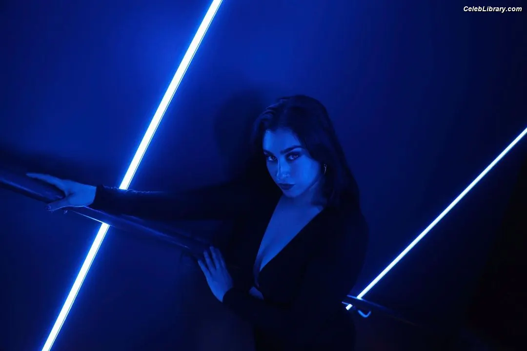 Lauren Jauregui photo 13 of 680