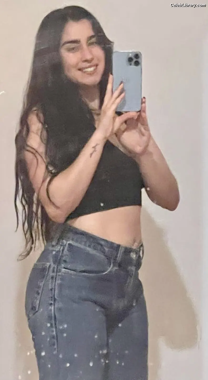 Lauren Jauregui photo 14 of 680
